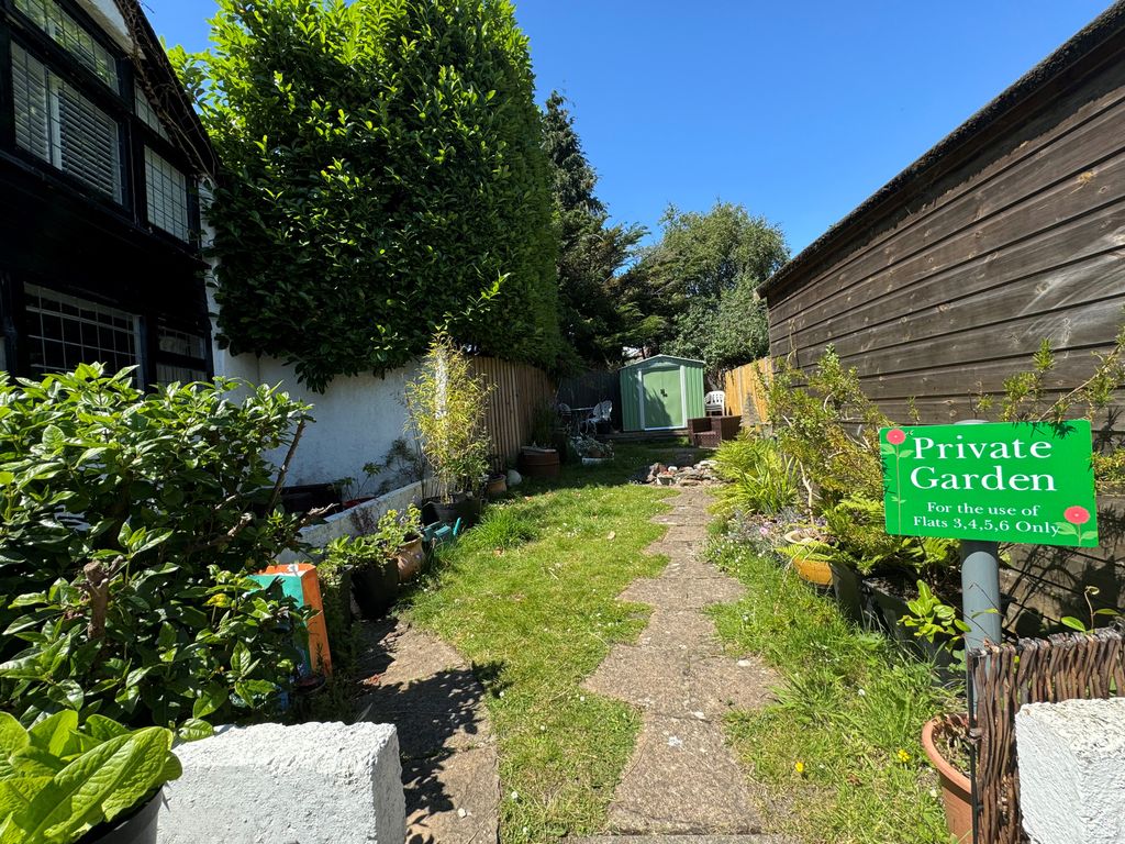 Property photo 2 of 6