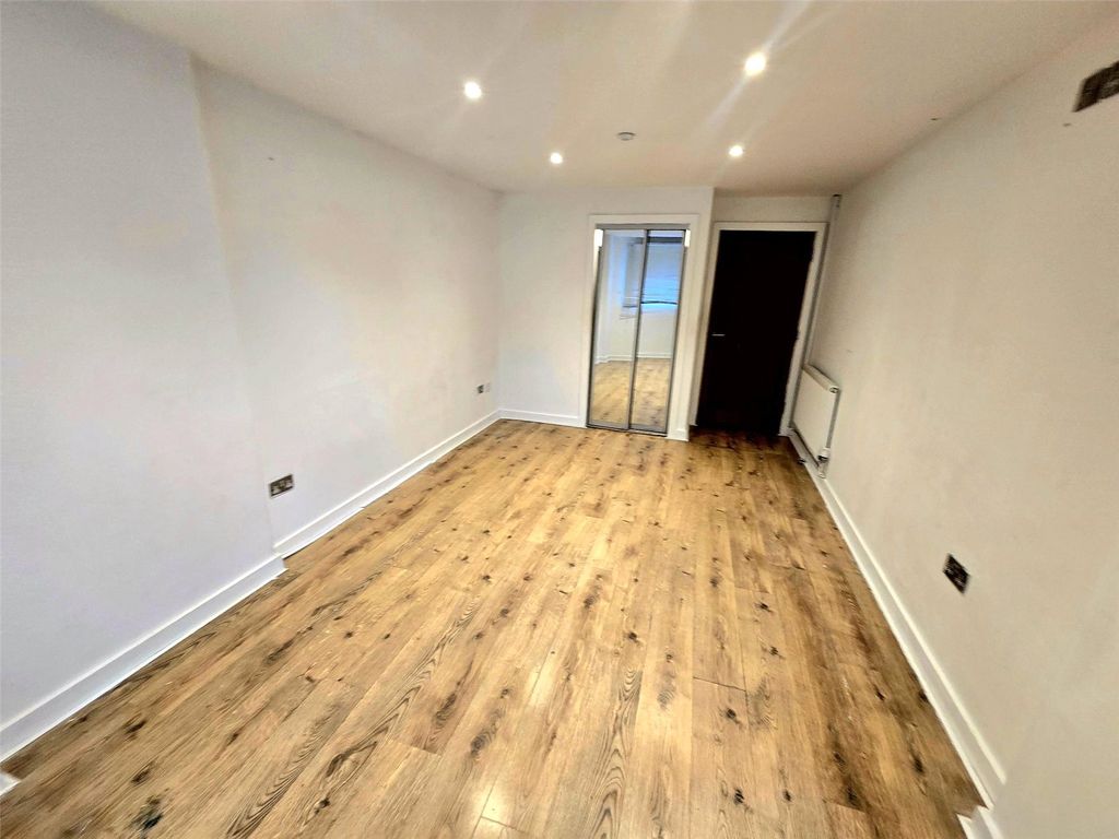 Property photo 2 of 6 Picture No. 02