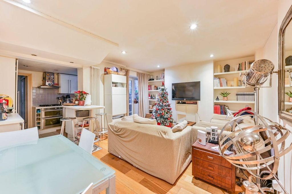 Property photo 3 of 10