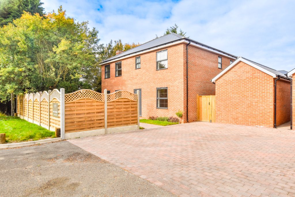 Property photo 1 of 36 Dsc_0004-Dsc_0006