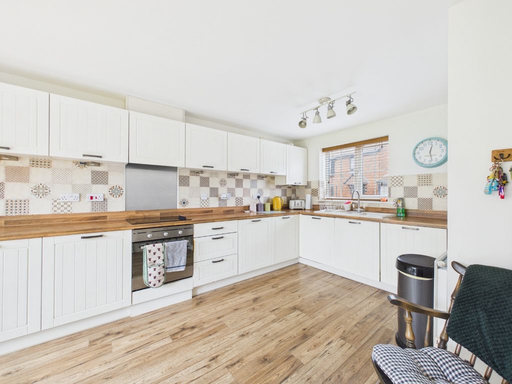 Property photo 3 of 15 4925746