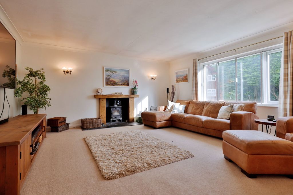 Property photo 3 of 33