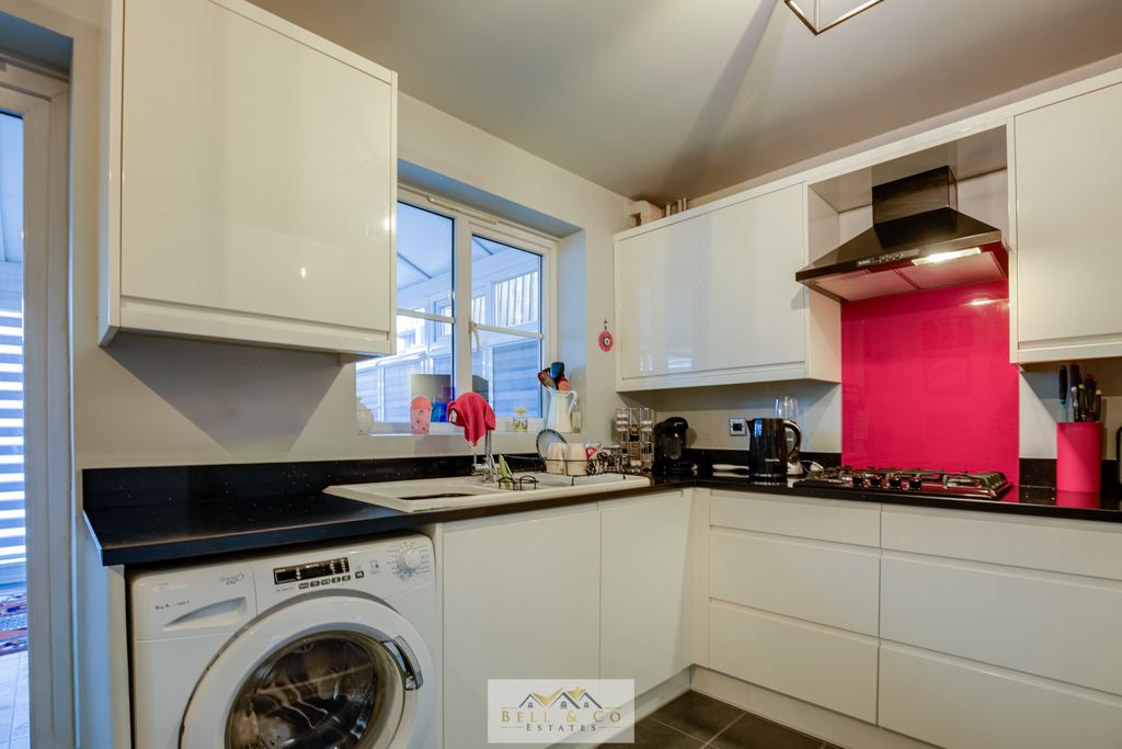 Property photo 3 of 26 Kitchen 1.2