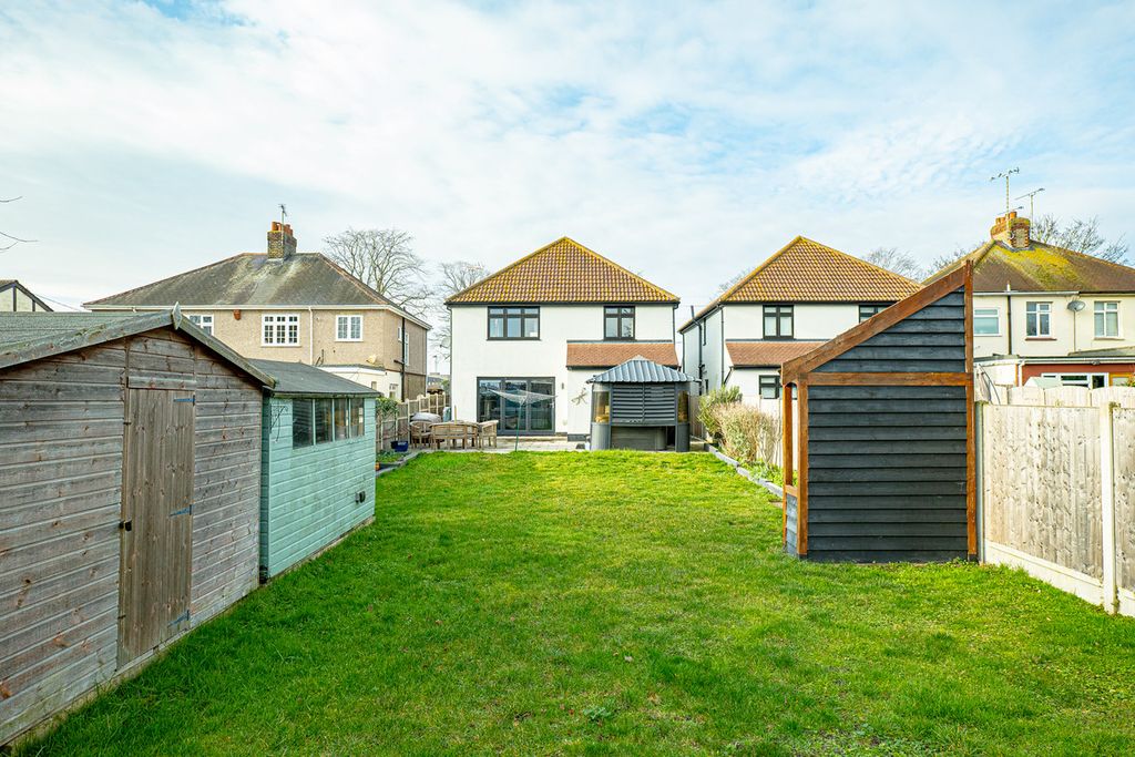 Property photo 2 of 33