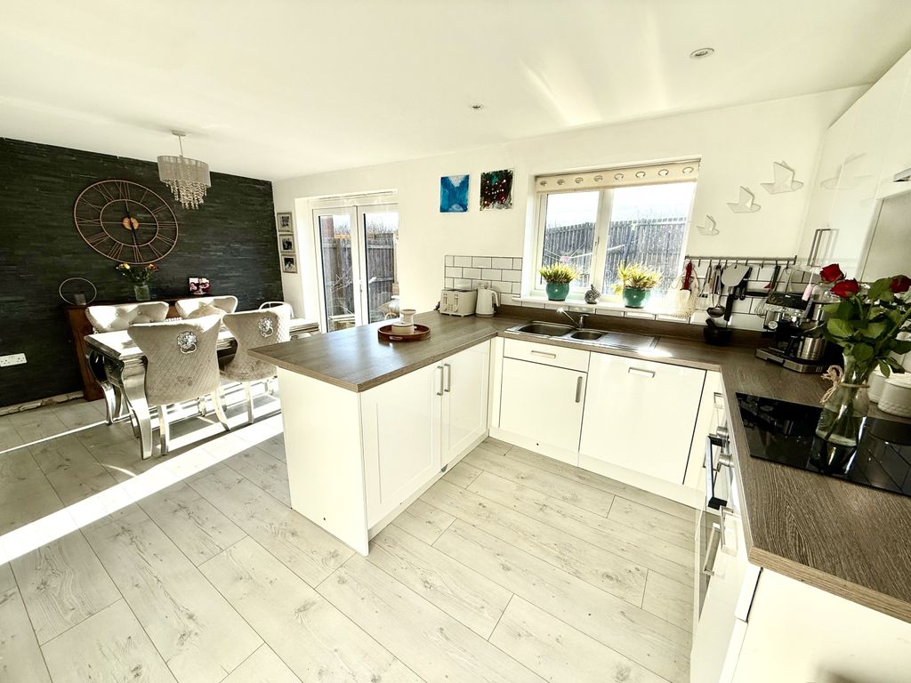 Property photo 3 of 12 Img_1984