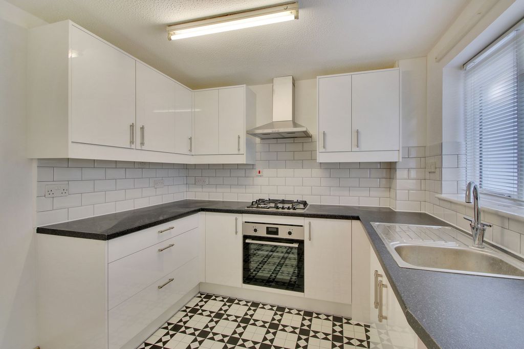 Property photo 3 of 13 Photo 2