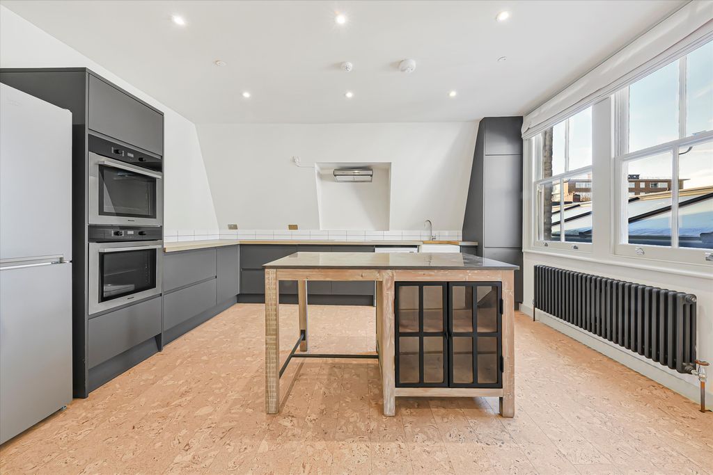 Property photo 2 of 20 Image