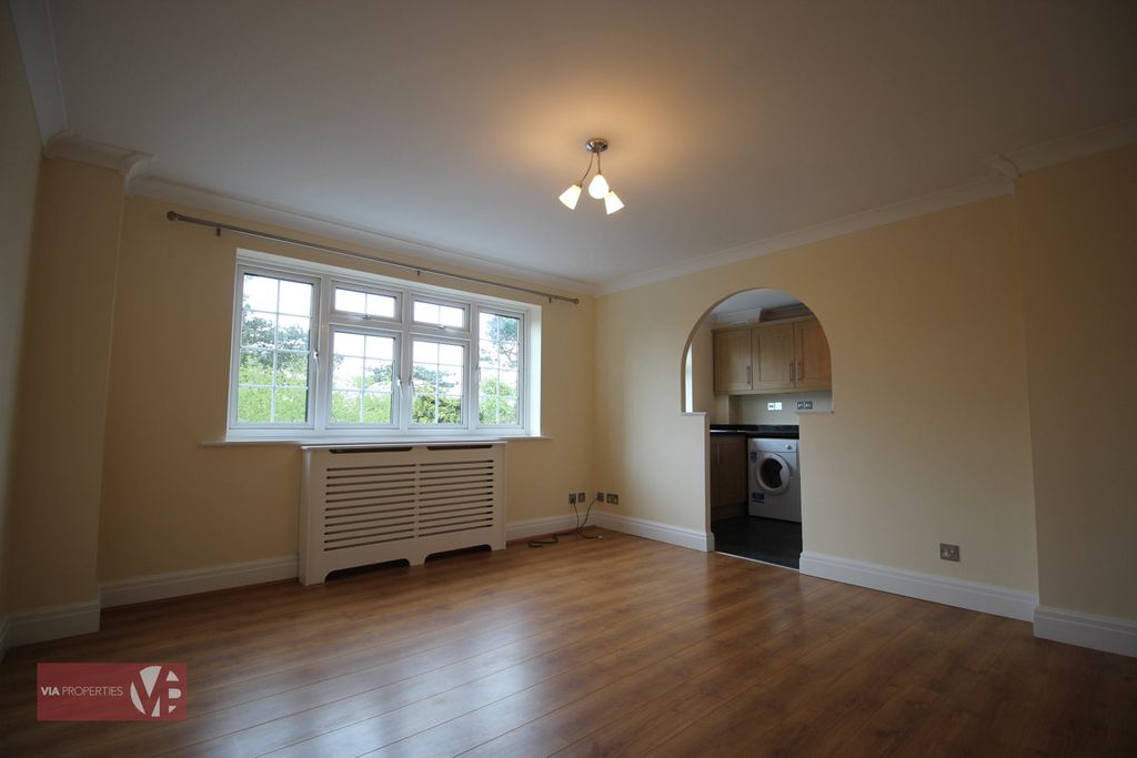 Property photo 3 of 17 Photo 13