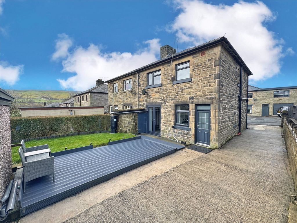 Property photo 2 of 28 Picture No. 48