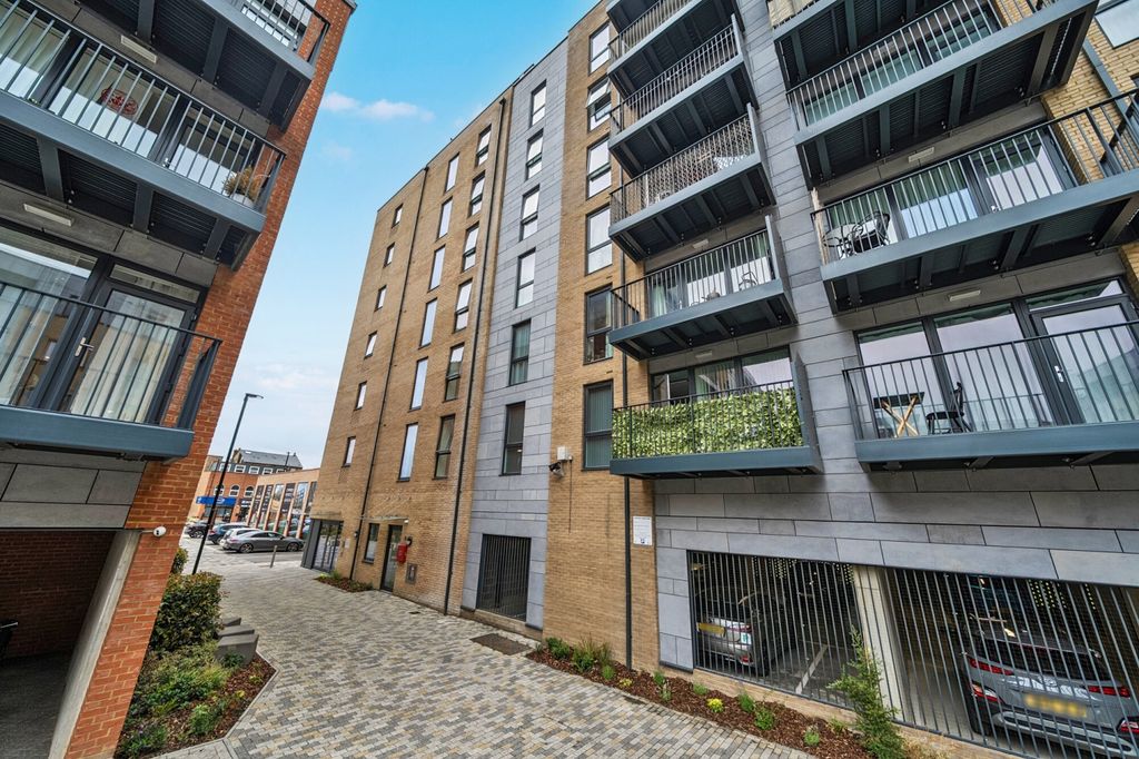 Property photo 1 of 10 1466125-1-6A1Ffcb...