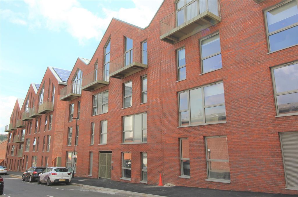 Property photo 1 of 5 Palatine Gardens