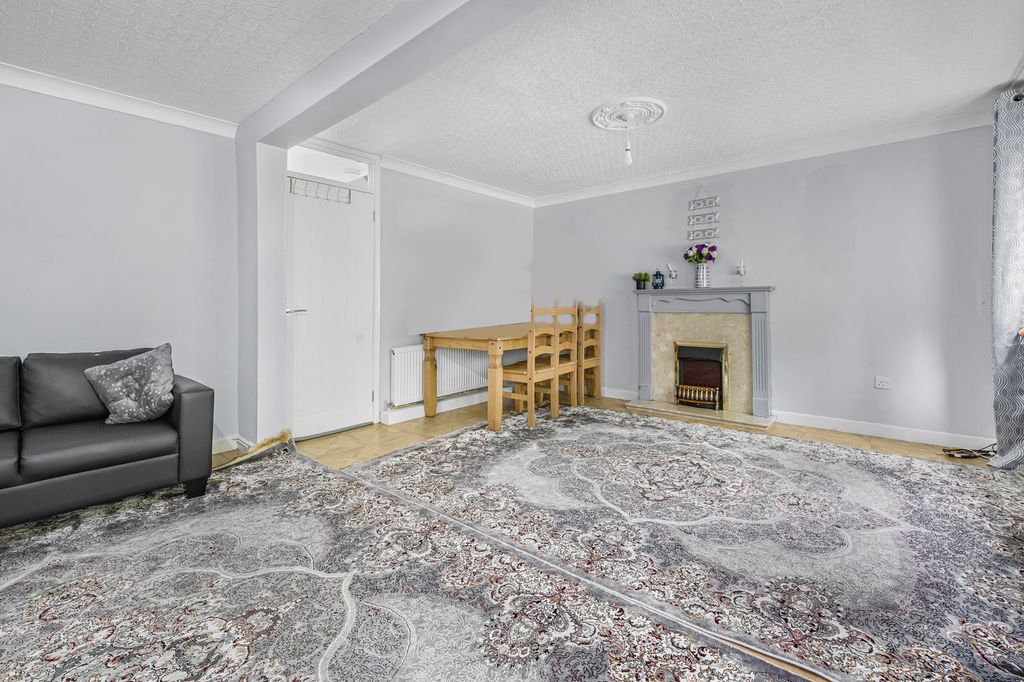Property photo 3 of 21