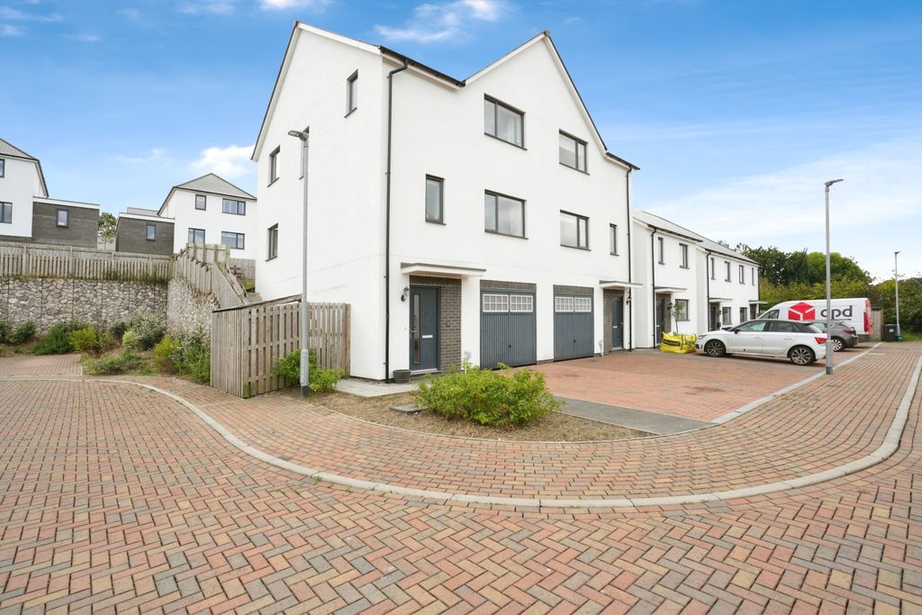 Property photo 1 of 22