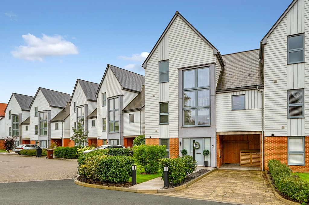 Property photo 1 of 35