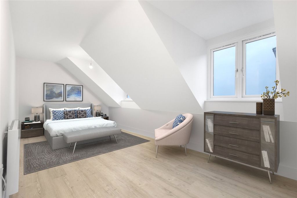 Property photo 1 of 10 Penthouse Bedroom