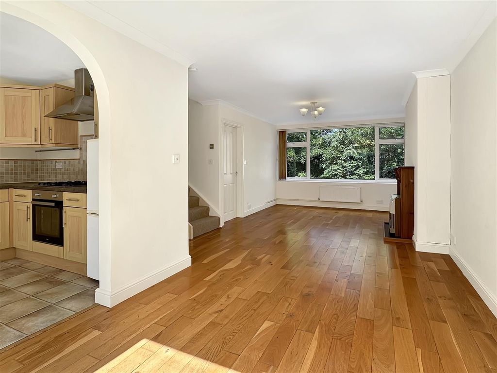 Property photo 2 of 12 Img (2).Jpg