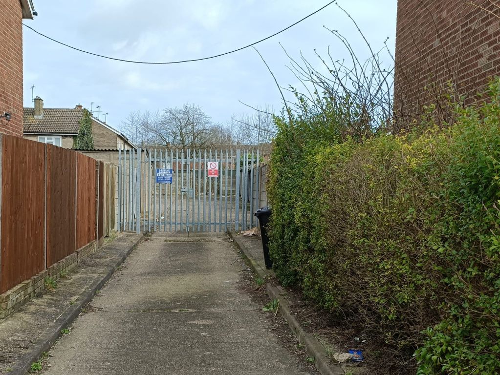 Property photo 2 of 3 Main Gate