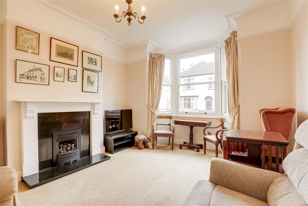 Property photo 2 of 17 10795.Jpg