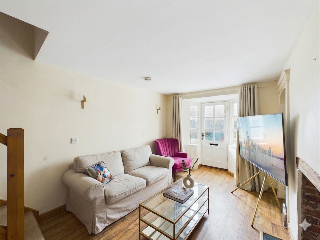 Property photo 3 of 9 Living Room.Png