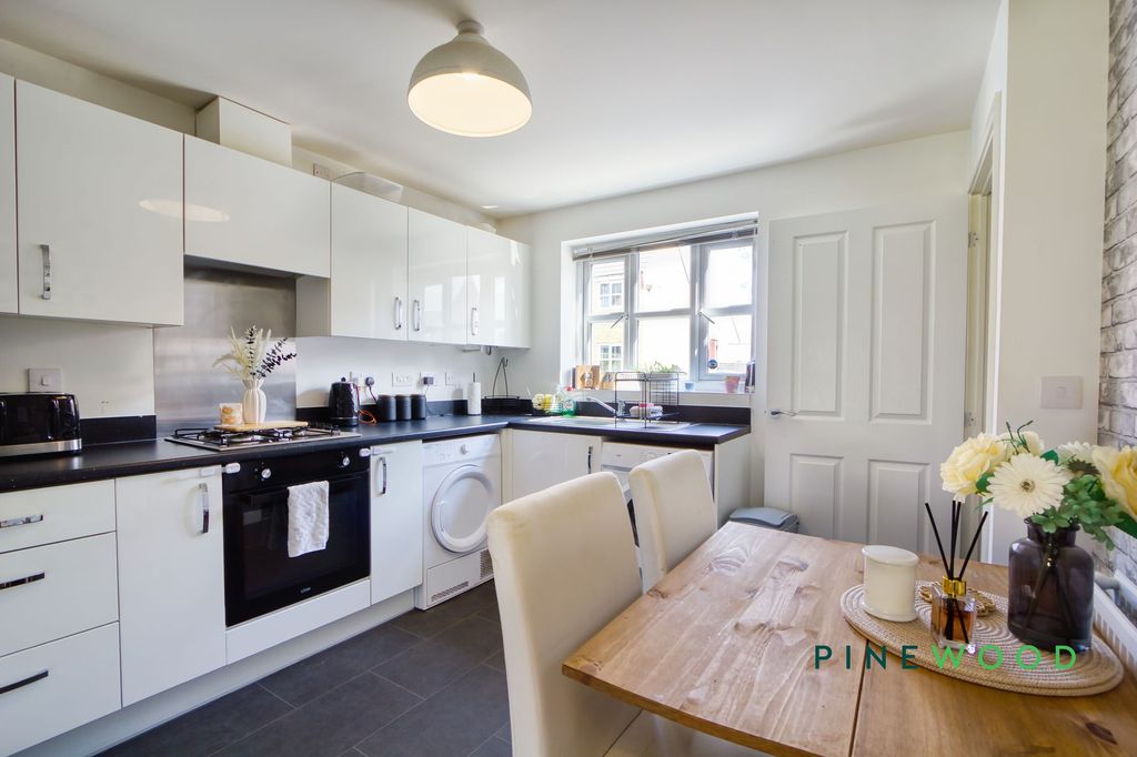 Property photo 2 of 19 Kitchen / Diner