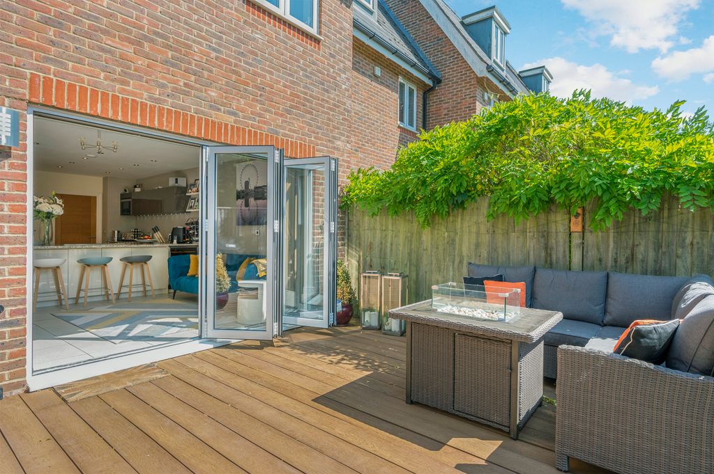 Property photo 3 of 28 Picture No. 16