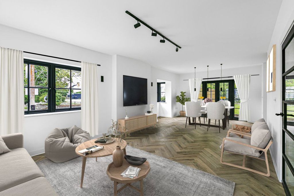 Property photo 3 of 9