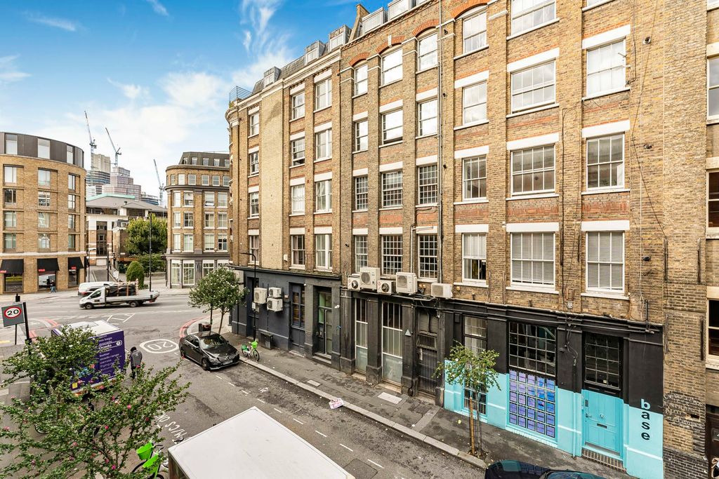 Property photo 3 of 10 Exterior