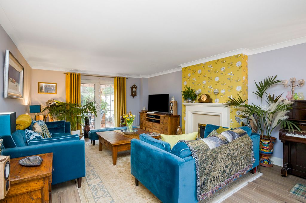 Property photo 3 of 28 Property Image 3