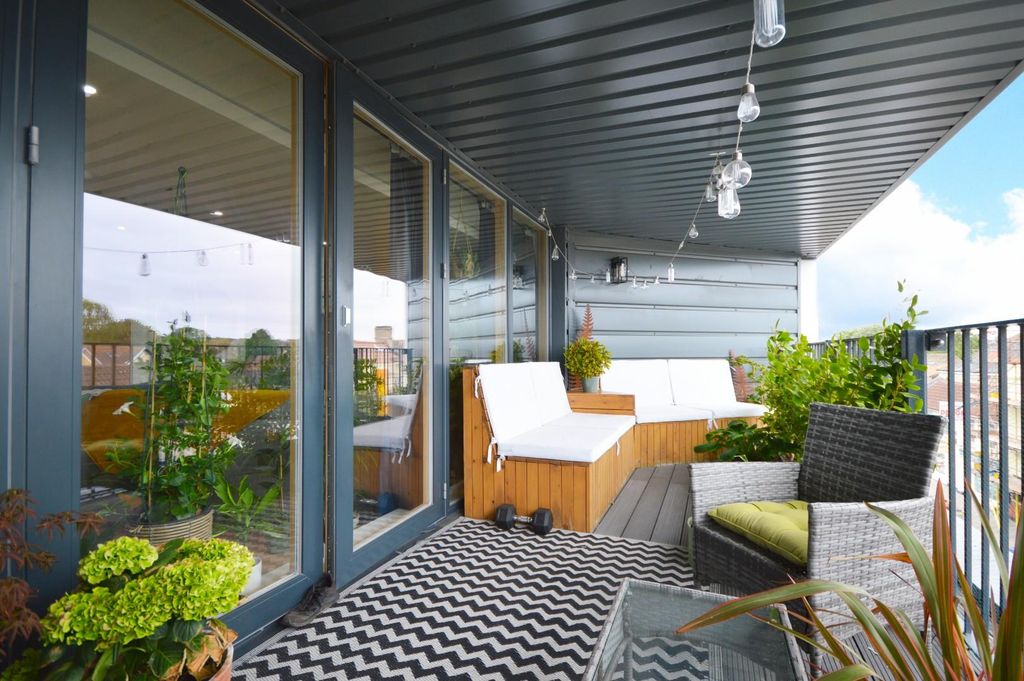Property photo 1 of 10 Terrace
