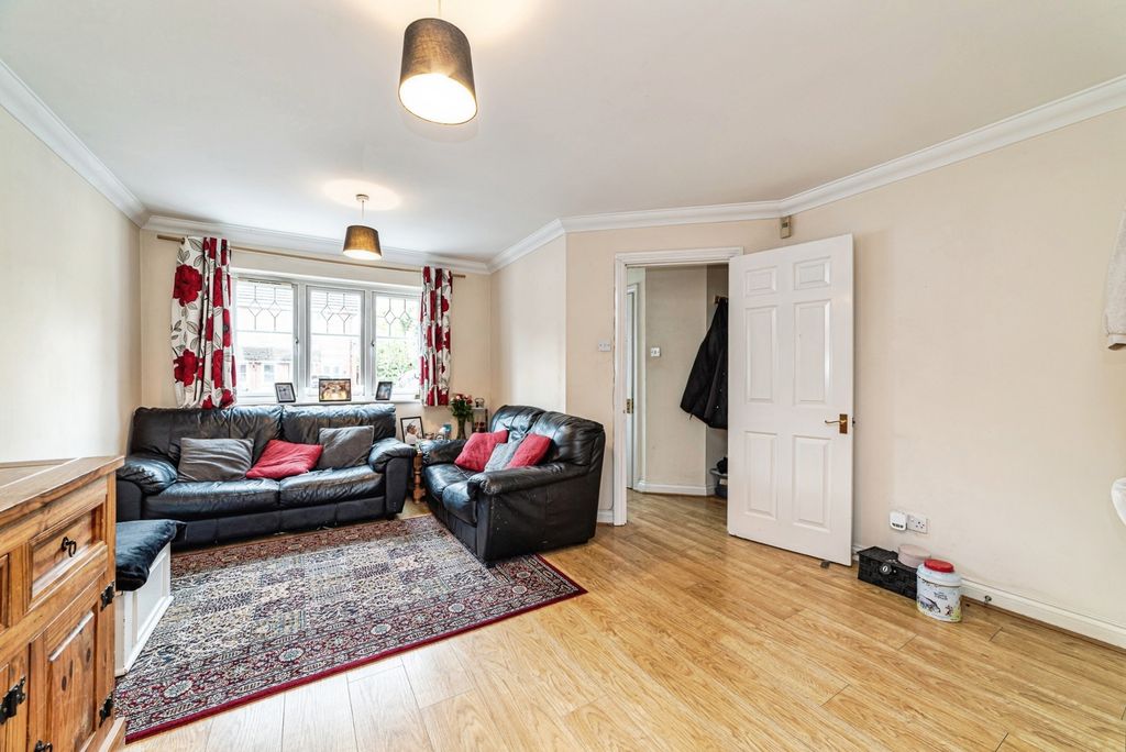 Property photo 2 of 15 Pbox-Img.Jpg
