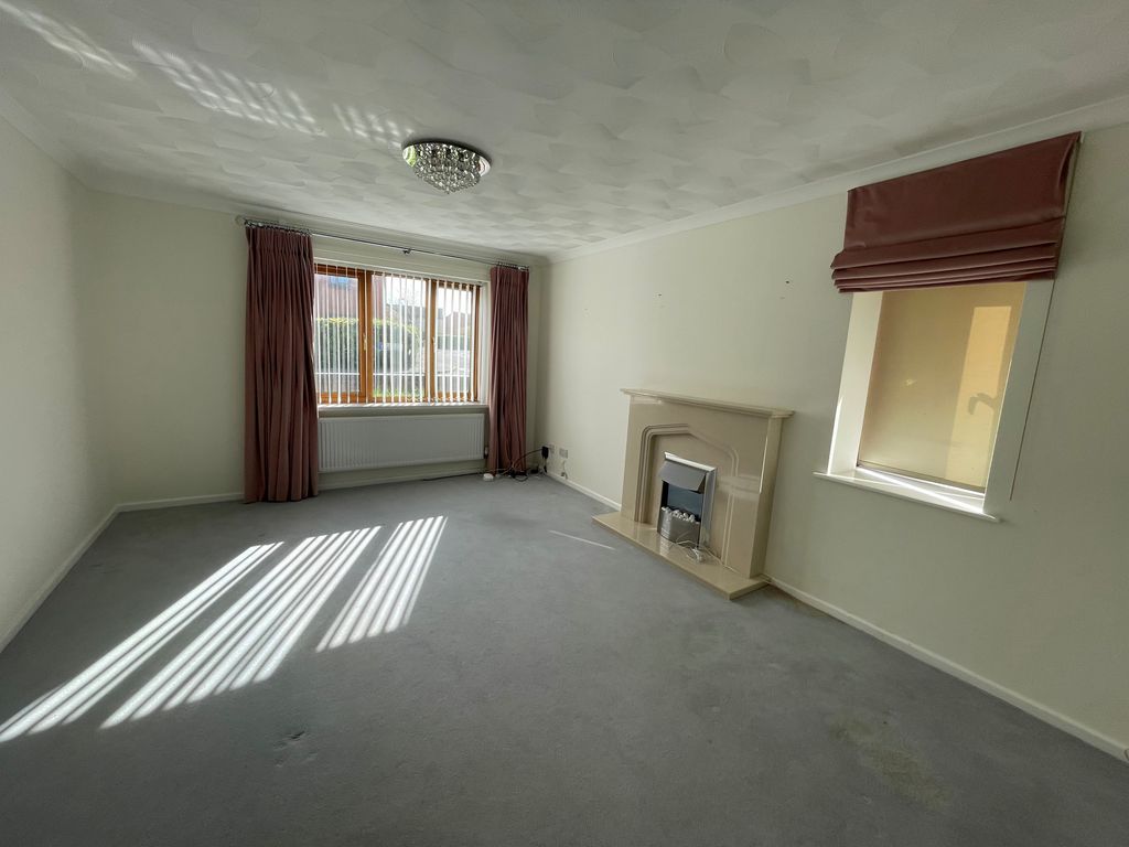 Property photo 3 of 21 Living Room Porthcawl Cf36