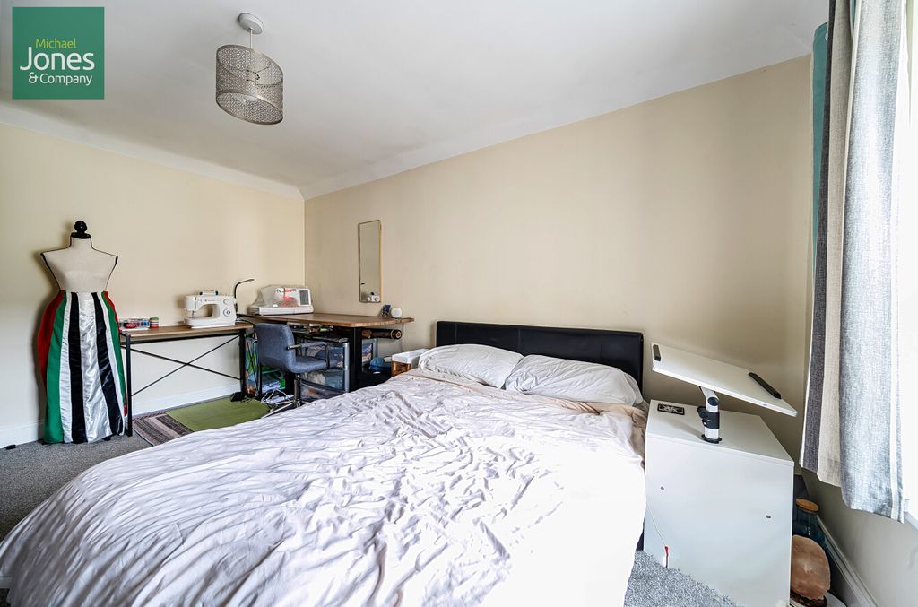 Property photo 3 of 10 Main Bedroom