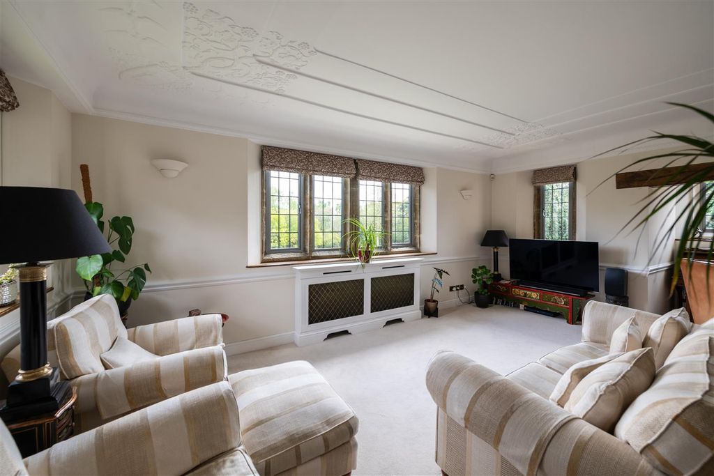 Additional image 9 of 2 bed flat for saleStuart Way, East Grinstead RH19