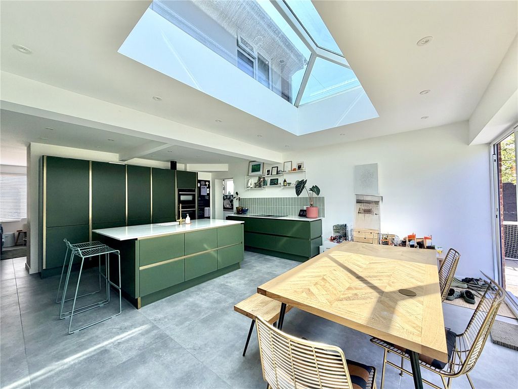 Property photo 2 of 14 Picture No. 11