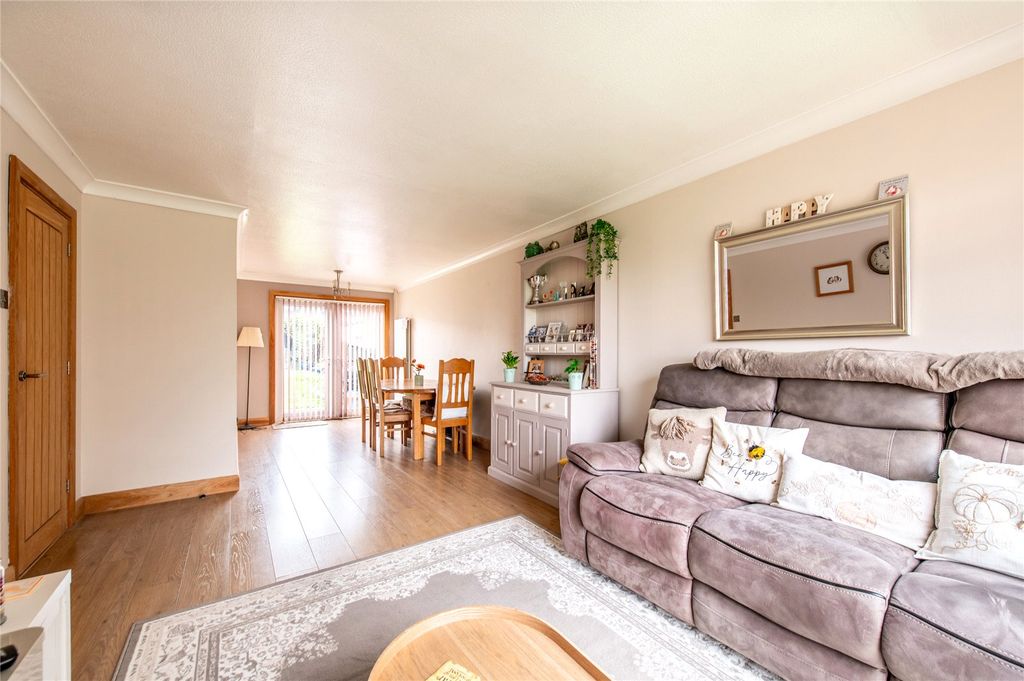 Property photo 2 of 17 Picture No. 10