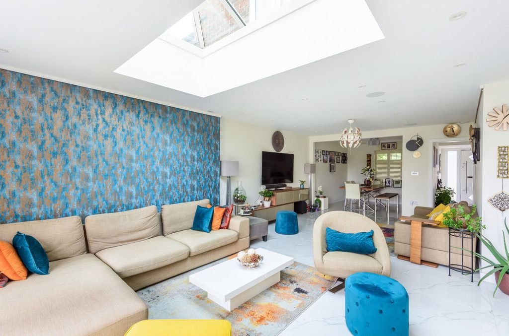 Property photo 3 of 20