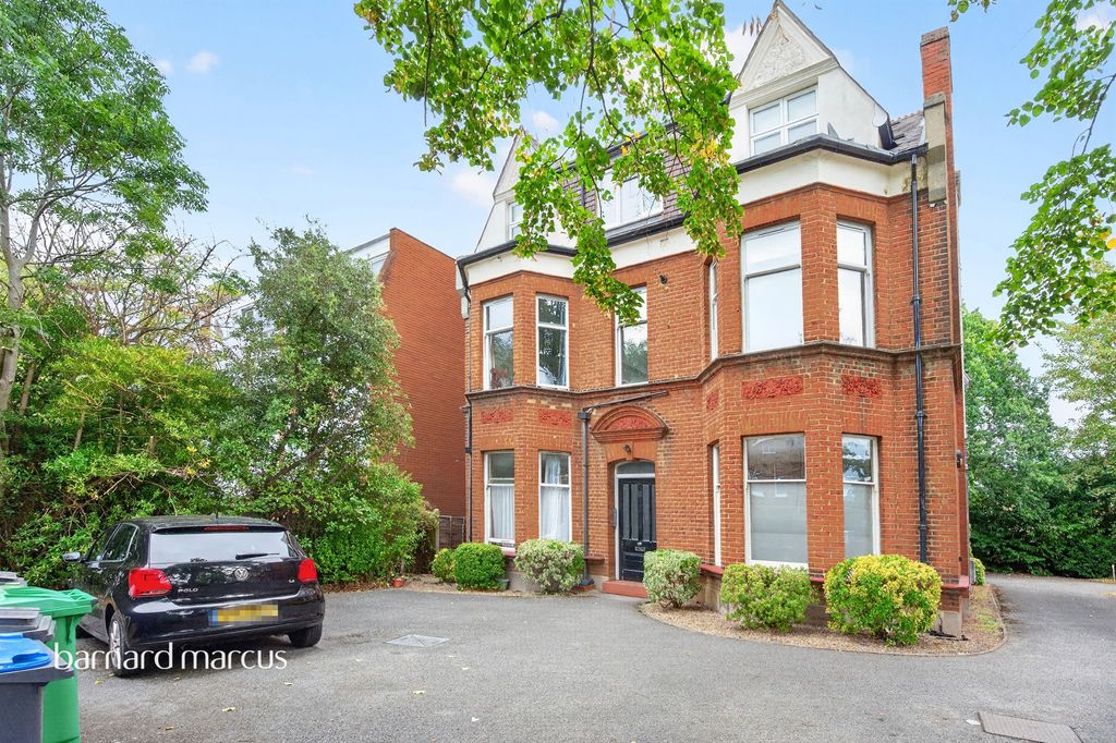 Property photo 1 of 6