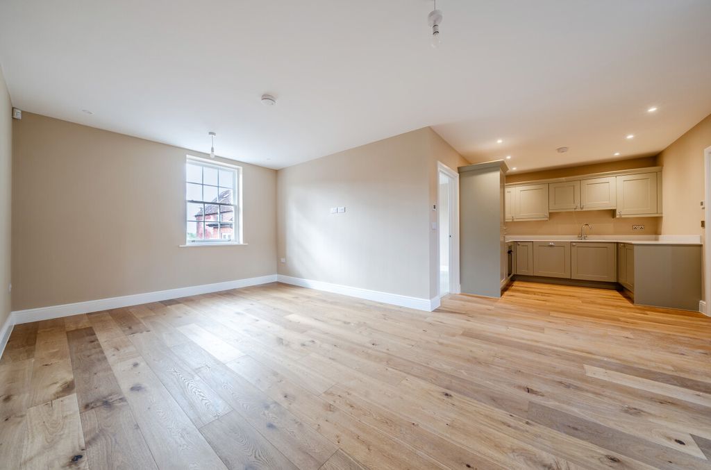 Property photo 1 of 12 1511808-12-6A9164...