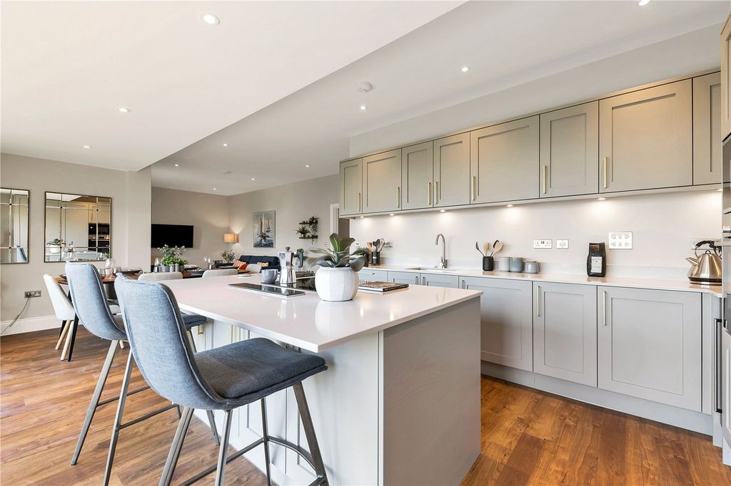 Property photo 3 of 21 Picture No. 05