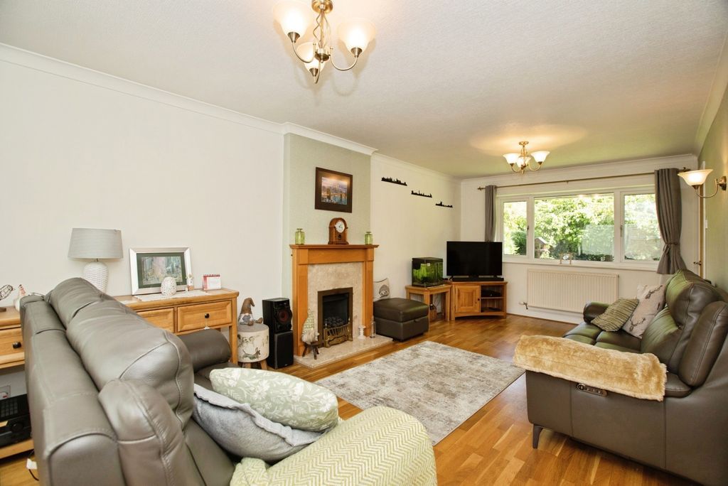 Property photo 2 of 17 Photo