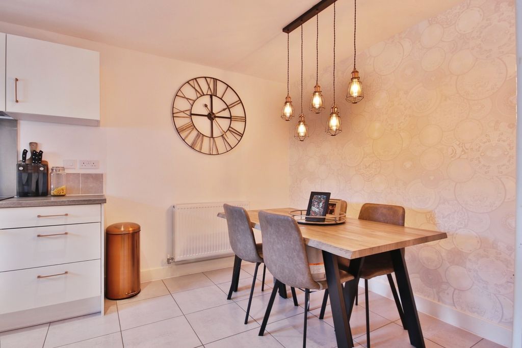 Property photo 3 of 15 4334676