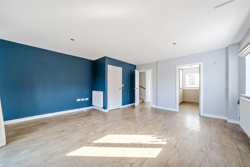 Property photo 2 of 21 1424918-8-69A98Fac47B49.Jpg