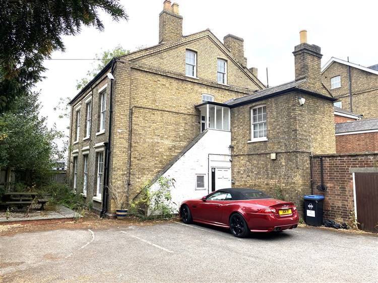 Property photo 2 of 9