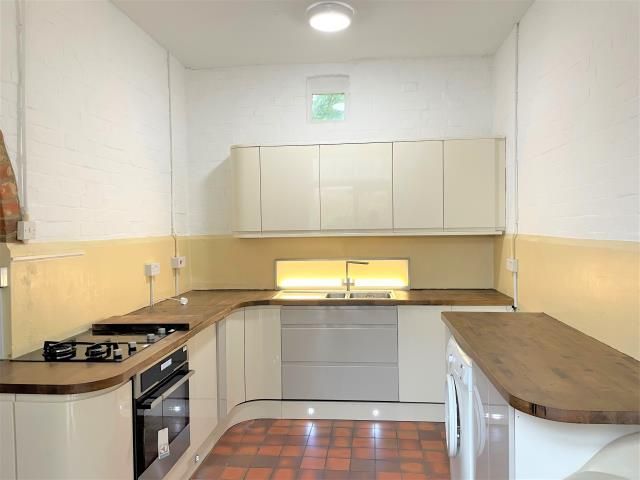 Property photo 3 of 5 Kitchen