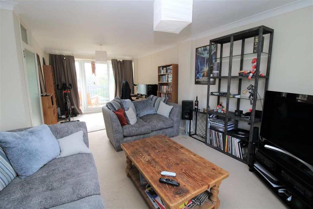 Property photo 3 of 9 Living Room