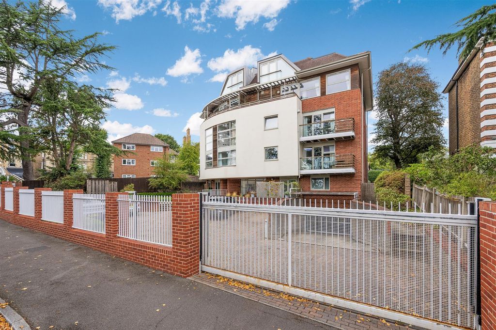 Property photo 1 of 16