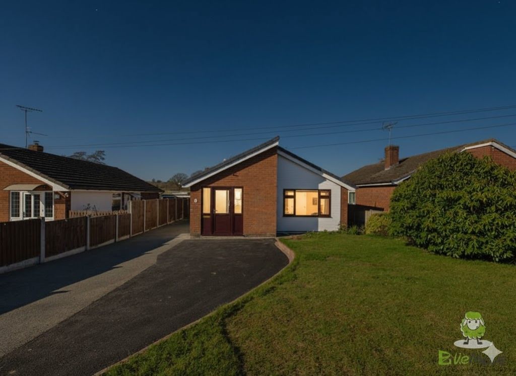 Property photo 1 of 11 Night Time Emilydimelowewemovewhitchurchandnantwic