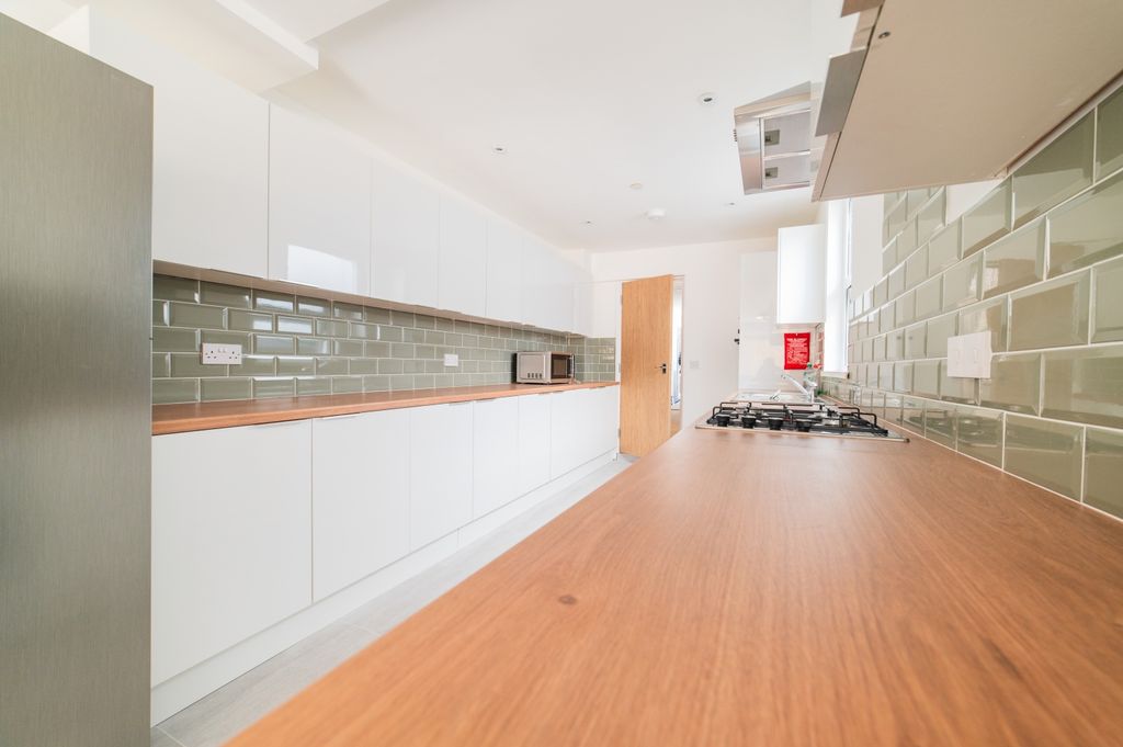 Property photo 3 of 18 Call 02920 668585 To Secure Your Viewing _3