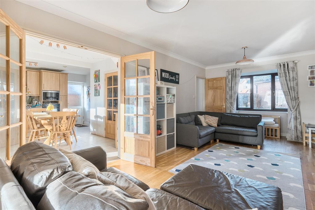 Property photo 2 of 22 1383534-7-692Ed19111906.Jpg