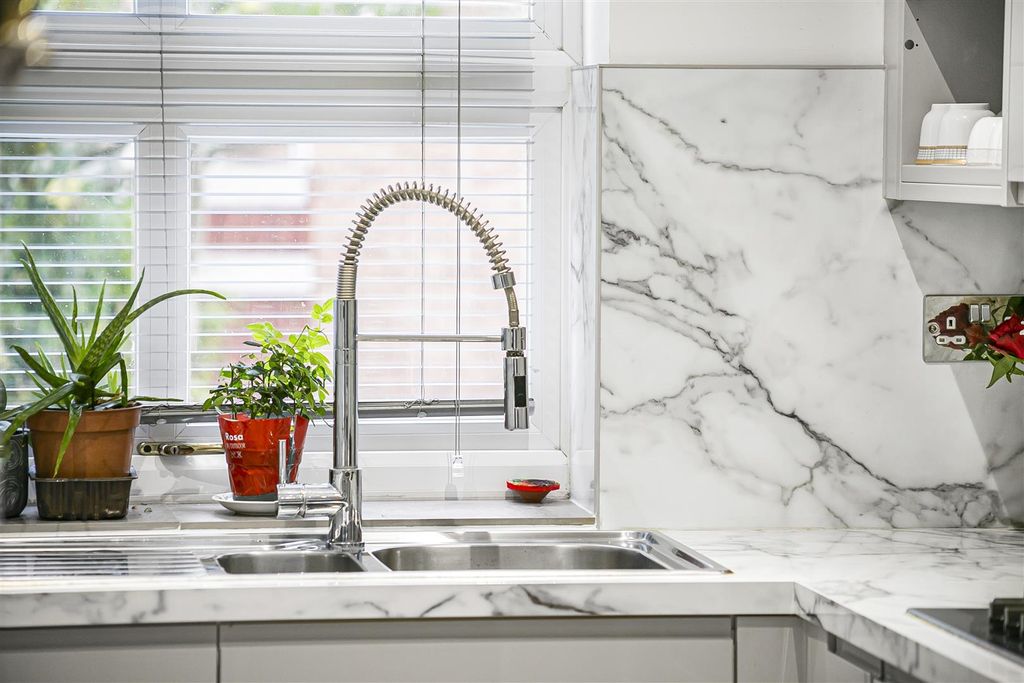 Property photo 3 of 14 12_42048.Jpg